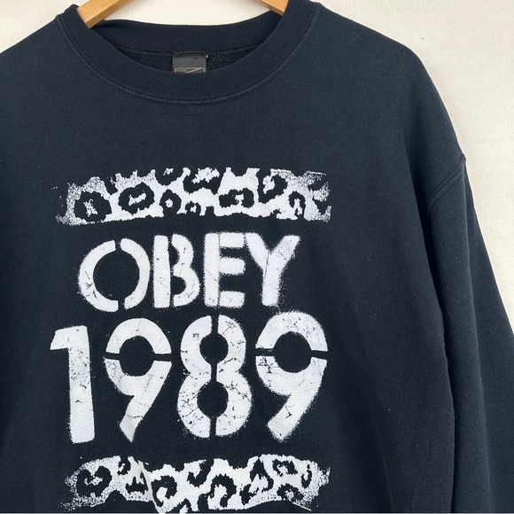 OBEY Propaganda Black Pullover Sweatshirt Sweater Size Medium Obey 1989 Crewneck - Picture 8 of 9